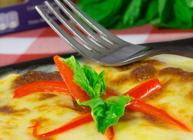 Canelones rellenos de jamón y queso