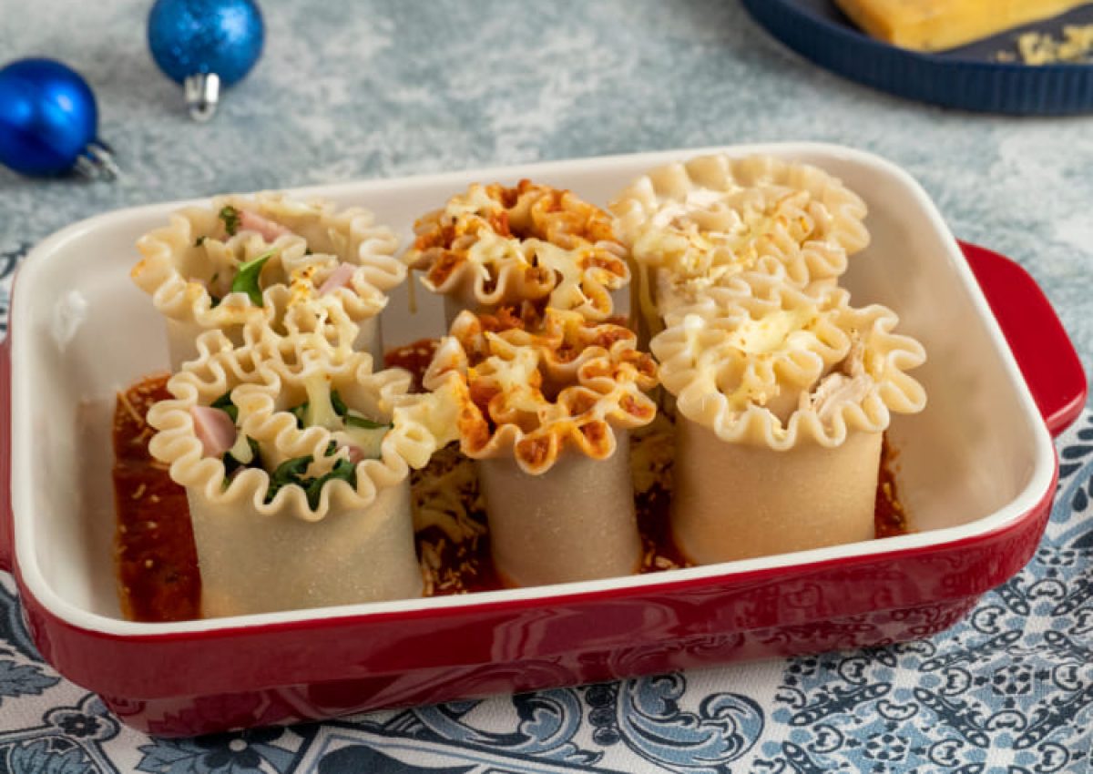 Rollos de lasagna navideños